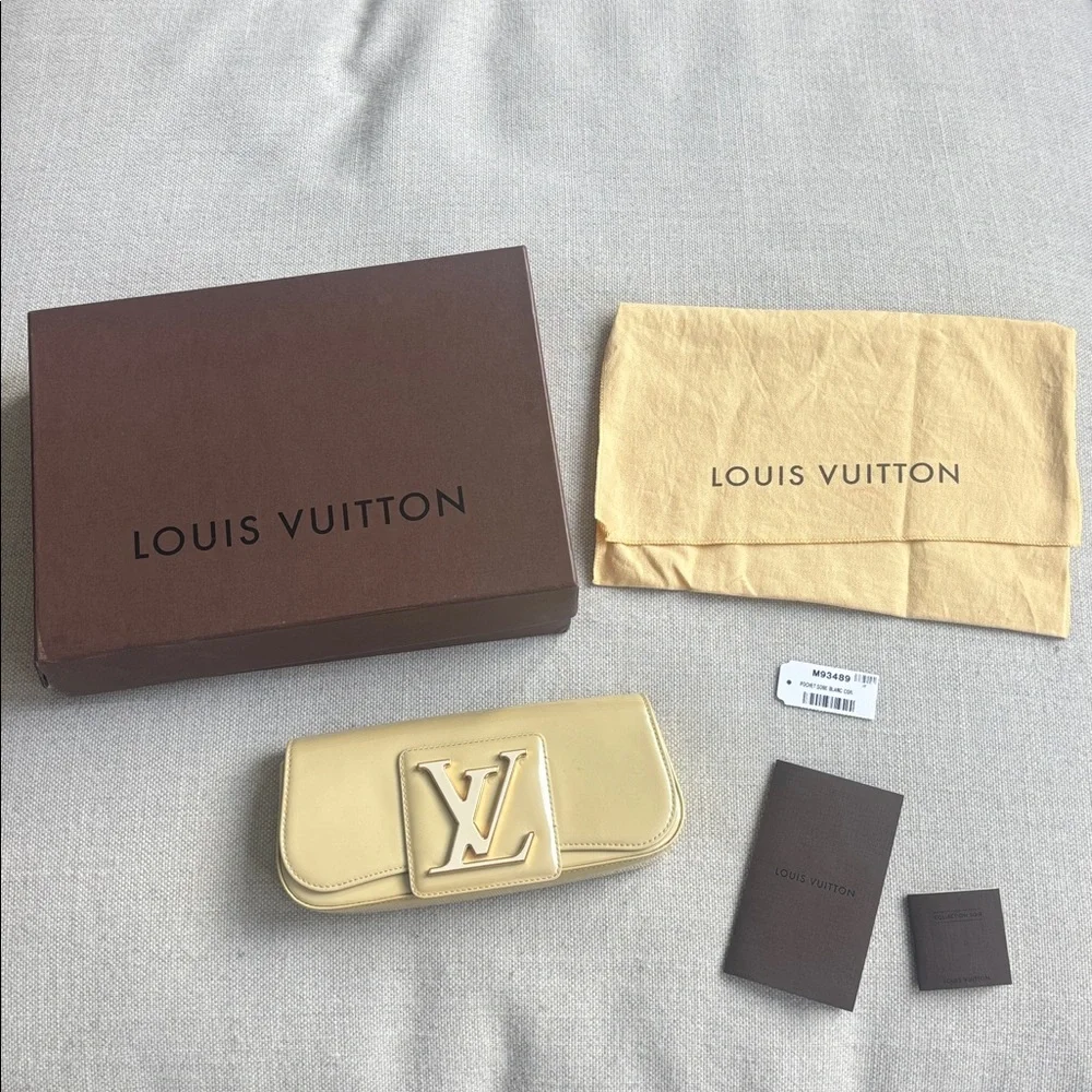 Louis Vuitton Vernis Patent Leather Pochette Sobe Blanc Clutch M93489 - Picture 1 of 16